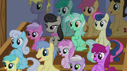 The audience is waiting (most of them probably took the train ride from Manehattan just in time to see the performance)