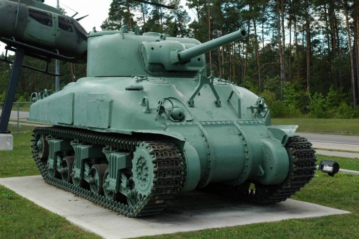 Sherman M4A1 (75) Medium Tank – Grizzly
