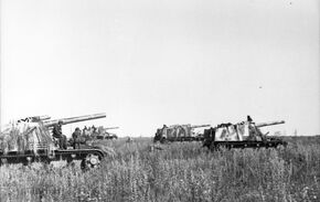 Hummel SPGs of Artillerie Regiment 88 preparing to fire, Russia June 1943