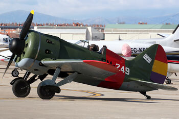 Polikarpov I-16 Tipo 24 EC-JRK (8441772130)