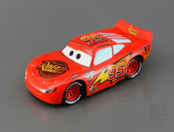 Disney Store Lightning McQueen Die Cast Set, Disney Pixar Cars on the Road