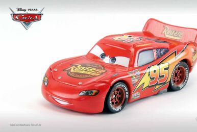 Disney/Pixar Cars Lightning McQueen 1:55 Vehicle (Styles May Vary)