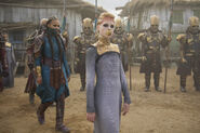 Episode 203: Miri (center) and her sul'dam (left)