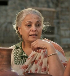 Alanna's sister portrayed by Lubna Kerr