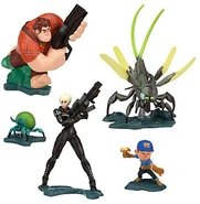 An adult and juvenile Cy-bug in the Hero's Duty playset.