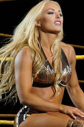 Mandy Rose WrestleMania 32 Axxess