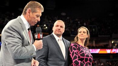 Hart: There Was “Real Tension” Between Shane, Stephanie & Triple H at  Payback 