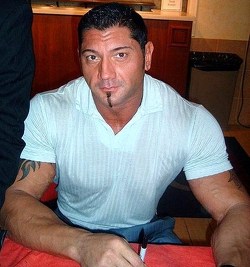 Altura de Dave Bautista