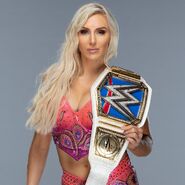 Charlotte Flair (2)
