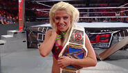 Alexa winning the SmackDown Women's Champion at TLC