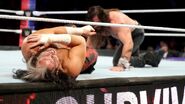 Elias targets Hardy's shoulder throughtout the contest