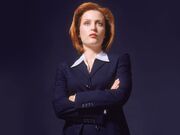 Gillian Anderson Scully