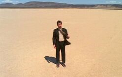 Byers in dreamt desert