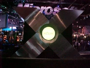 1071936-xbox04.jpg (37 KB) The prototype at E3 2000