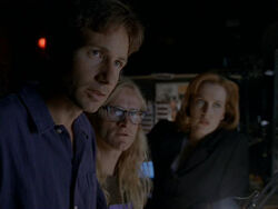 Mulder Langly Scully Opération presse-papiers.jpg