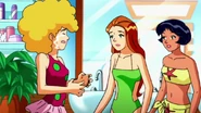 Totally Spies Season 3 Episode 10 Super Nerd Much 0468.jpg (84 KB)