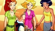 Totally Spies Season 3 Episode 10 Super Nerd Much 0119.jpg (90 KB)