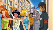 Totally Spies Season 2 Episode 7 – Green with N.V 0389.jpg (100 KB)