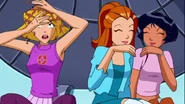 Totally Spies Season 2 Episode 7 – Green with N.V 0127.jpg (76 KB)
