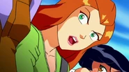 Totally Spies Season 3 Episode 10 Super Nerd Much 0587.jpg (56 KB)
