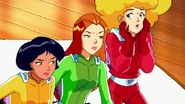 Totally Spies Season 3 Episode 10 Super Nerd Much 0754.jpg (75 KB)
