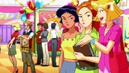 Totally Spies Season 3 Episode 10 Super Nerd Much 1113.jpg (111 KB)
