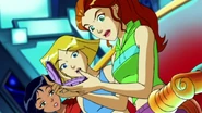 Totally Spies Season 3 Episode 10 Super Nerd Much 0281.jpg (81 KB)