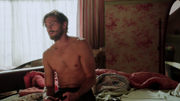 1x04 Graham shirtless