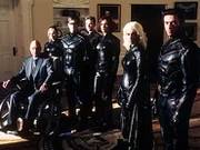 Los X-Men llegan a la Casa Blanca y hablan con el presidente.