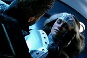 Rogue siendo rescatada por Magneto y Hombre de Hielo.