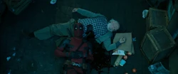 DeadpoolDuermeJuntoAlViejoMuerto