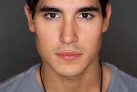 Henry zaga