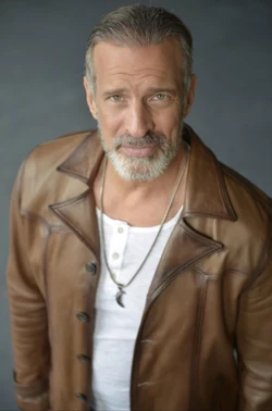 Mark Gibbon HD