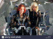 X-2-x-men-2-2003-x2-alt-famke-janssen-jean-grey-halle-berry-storm-BKN6XK