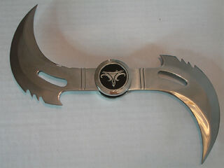 BLADE-Glaive-Weapon-Replica1