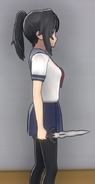 Ayano portant le couteau de rituel.