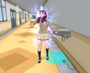 Une élève se faisant électrocuter par une multiprise sabotée.