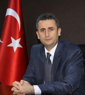 M özer.jpg