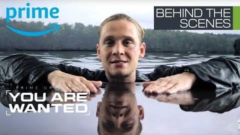 You Are Wanted Staffel 2 Behind the Scenes Matthias geht im Fake Lake baden