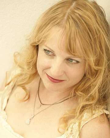 Hynden Walch Young Justice Wiki Fandom Hynden walch is an actress, best known as the voice of starfire in teen titans and teen titans go! hynden walch young justice wiki fandom