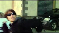 Zeb nel video di ♬ Zeb89 - La Regola Dello Scambia Bare ♬.