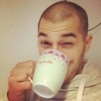 Sergeant Max Kanalsymbol