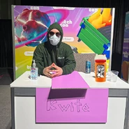Kwite twitchcon.jpg (80 KB) Kwite at TwitchCon 2024