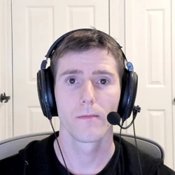 Linus Tech Tips Wife