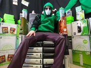 Kwitexbox.jpg (58 KB) Kwite sitting on Xboxes