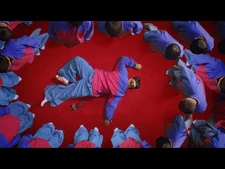 Oliver_Tree_-_Life_Goes_On_-Music_Video-