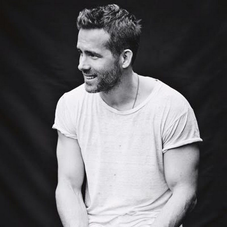 https://static.wikia.nocookie.net/youtube/images/6/61/Ryan_Reynolds.jpg/revision/latest?cb=20220701152633