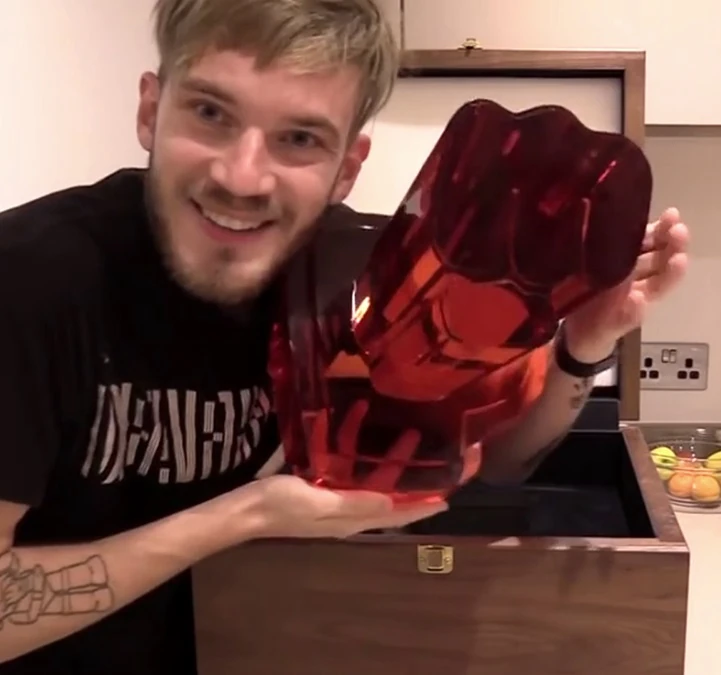 Картинки рубиновой кнопки youtube