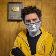 DisillusionGold.png (1.51 MB) Captain with gold playbutton award