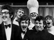 Monty python laughing.jpg (181 KB)